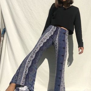 Floral flare pants!!🌺💐